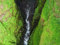 Bühnenbild "Einer der höchsten Wasserfälle Islands"