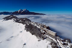 Bühnenbild "Die Schweiz - ein Winterwunderland" Bühnenbild "Die Schweiz - ein Winterwunderland"