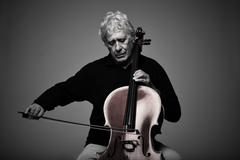 Vorschaubild für Galerie "Walter Gimmer: Cellist" vom 29.08.2012