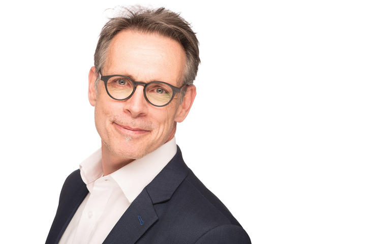 Headshots Roland Schneider