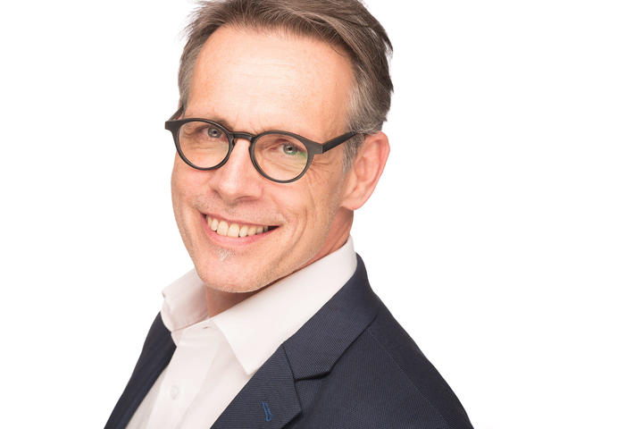 Headshots Roland Schneider