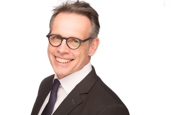 Headshots Roland Schneider