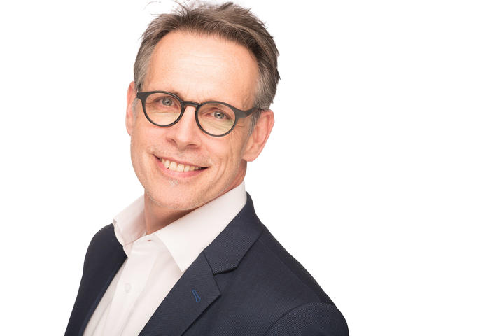 Headshots Roland Schneider