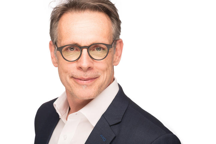 Headshots Roland Schneider