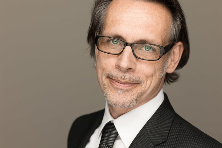 Headshots Roland Schneider