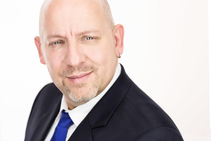 Headshots Candid Aeby