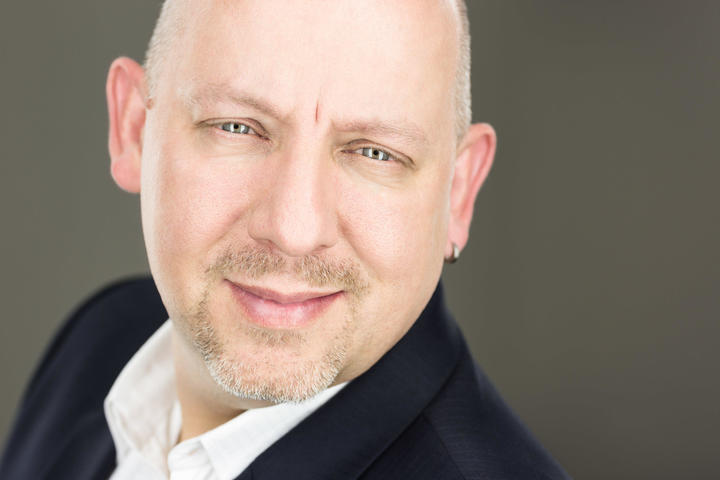 Headshots Candid Aeby