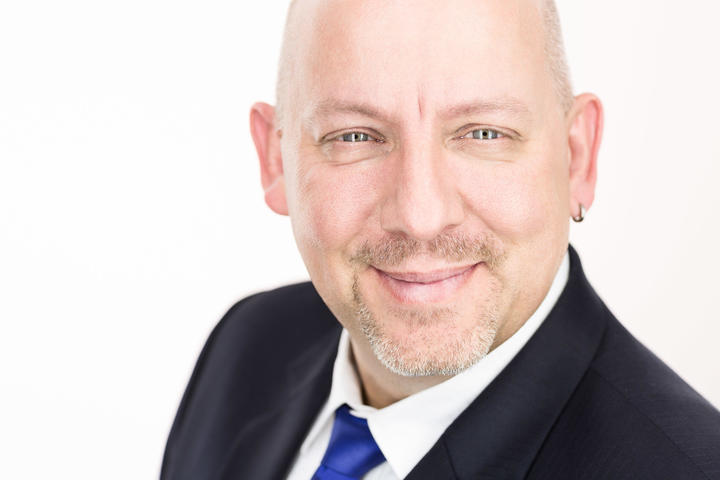 Headshots Candid Aeby