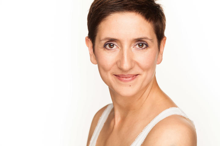 Headshots Andrea Bernhard