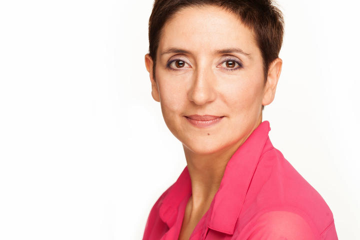 Headshots Andrea Bernhard