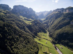 Vorschaubild für Stock Bild "img-20150912-153319-aerialstock-ebenalp-00009" Vorschaubild für Stock Bild "img-20150912-153319-aerialstock-ebenalp-00009"