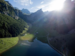 Vorschaubild für Stock Bild "img-20150912-174713-aerialstock-ebenalp-00136" Vorschaubild für Stock Bild "img-20150912-174713-aerialstock-ebenalp-00136"