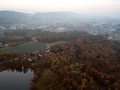 Vorschaubild für Stock Bild "img-20151016-184613-aerialstock-katzensee-00067" Vorschaubild für Stock Bild "img-20151016-184613-aerialstock-katzensee-00067"