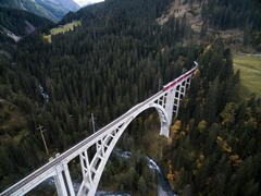 Vorschaubild für Stock Bild "img-20151003-170405-airview-langwieser-viadukt-00152"