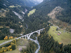 Vorschaubild für Stock Bild "img-20151003-151321-airview-langwieser-viadukt-00076" Vorschaubild für Stock Bild "img-20151003-151321-airview-langwieser-viadukt-00076"