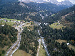 Vorschaubild für Stock Bild "img-20151003-151435-airview-langwieser-viadukt-00085" Vorschaubild für Stock Bild "img-20151003-151435-airview-langwieser-viadukt-00085"