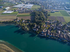 Vorschaubild für Stock Bild "img-20151001-164316-air-view-gottlieben-00025" Vorschaubild für Stock Bild "img-20151001-164316-air-view-gottlieben-00025"