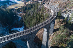 Vorschaubild für Stock Bild "img-20161226-125310-landwasserviadukt-00048" Vorschaubild für Stock Bild "img-20161226-125310-landwasserviadukt-00048"