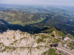 Vorschaubild für Stock Bild "img-20160828-090216-pilatus-00020" Vorschaubild für Stock Bild "img-20160828-090216-pilatus-00020"
