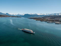 Vorschaubild für Stock Bild "img-20160326-134307-luzern-schiffe-00010" Vorschaubild für Stock Bild "img-20160326-134307-luzern-schiffe-00010"