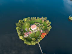 Vorschaubild für Stock Bild "img-20151012-160139-aerialstock-mauensee-00009" Vorschaubild für Stock Bild "img-20151012-160139-aerialstock-mauensee-00009"