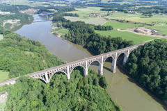 Vorschaubild für Stock Bild "img-20170608-094650-aerialstock-fribourg-00031" Vorschaubild für Stock Bild "img-20170608-094650-aerialstock-fribourg-00031"