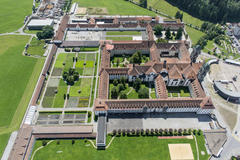 Vorschaubild für Stock Bild "img-20140801-130844-aerialstock-kloster-einsiedeln-00003" Vorschaubild für Stock Bild "img-20140801-130844-aerialstock-kloster-einsiedeln-00003"