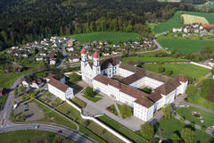 Vorschaubild für Stock Bild "img-20140424-173756-aerialstock-kloster-st-urban-00004" Vorschaubild für Stock Bild "img-20140424-173756-aerialstock-kloster-st-urban-00004"