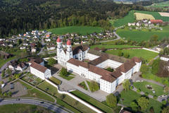 Vorschaubild für Stock Bild "img-20140424-173810-aerialstock-kloster-st-urban-00007" Vorschaubild für Stock Bild "img-20140424-173810-aerialstock-kloster-st-urban-00007"