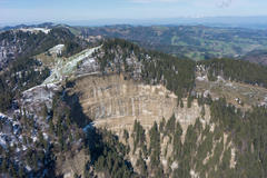 Vorschaubild für Stock Bild "img-20140420-111136-aerialstock-aenziloch-00012" Vorschaubild für Stock Bild "img-20140420-111136-aerialstock-aenziloch-00012"
