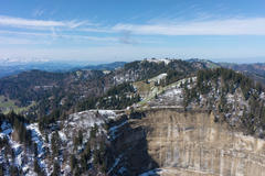 Vorschaubild für Stock Bild "img-20140420-110859-aerialstock-aenziloch-00003" Vorschaubild für Stock Bild "img-20140420-110859-aerialstock-aenziloch-00003"