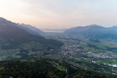 Vorschaubild für Stock Bild "img-20170908-192436-aerialstock-wallis-monthey-white-pod-00001" Vorschaubild für Stock Bild "img-20170908-192436-aerialstock-wallis-monthey-white-pod-00001"