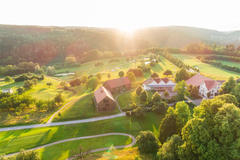 Vorschaubild für Stock Bild "img-20180607-203202-aerialstock-golfplatz-kyburg-winterthur-00036" Vorschaubild für Stock Bild "img-20180607-203202-aerialstock-golfplatz-kyburg-winterthur-00036"