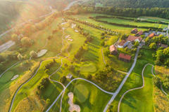 Vorschaubild für Stock Bild "img-20180607-202907-aerialstock-golfplatz-kyburg-winterthur-00032" Vorschaubild für Stock Bild "img-20180607-202907-aerialstock-golfplatz-kyburg-winterthur-00032"