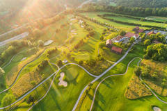 Vorschaubild für Stock Bild "img-20180607-202857-aerialstock-golfplatz-kyburg-winterthur-00031" Vorschaubild für Stock Bild "img-20180607-202857-aerialstock-golfplatz-kyburg-winterthur-00031"