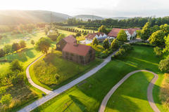 Vorschaubild für Stock Bild "img-20180607-202225-aerialstock-golfplatz-kyburg-winterthur-00018" Vorschaubild für Stock Bild "img-20180607-202225-aerialstock-golfplatz-kyburg-winterthur-00018"