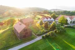 Vorschaubild für Stock Bild "img-20180607-202536-aerialstock-golfplatz-kyburg-winterthur-00021" Vorschaubild für Stock Bild "img-20180607-202536-aerialstock-golfplatz-kyburg-winterthur-00021"
