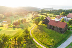 Vorschaubild für Stock Bild "img-20180607-202550-aerialstock-golfplatz-kyburg-winterthur-00023" Vorschaubild für Stock Bild "img-20180607-202550-aerialstock-golfplatz-kyburg-winterthur-00023"