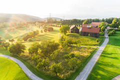 Vorschaubild für Stock Bild "img-20180607-201722-aerialstock-golfplatz-kyburg-winterthur-00001" Vorschaubild für Stock Bild "img-20180607-201722-aerialstock-golfplatz-kyburg-winterthur-00001"