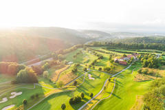 Vorschaubild für Stock Bild "img-20180607-202740-aerialstock-golfplatz-kyburg-winterthur-00026" Vorschaubild für Stock Bild "img-20180607-202740-aerialstock-golfplatz-kyburg-winterthur-00026"