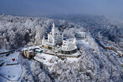 Vorschaubild für Stock Bild "img-20190204-105511-hotel-chateau-guetsch-luzern-00007" Vorschaubild für Stock Bild "img-20190204-105511-hotel-chateau-guetsch-luzern-00007"