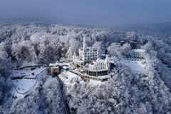 Vorschaubild für Stock Bild "img-20190204-105535-hotel-chateau-guetsch-luzern-00009" Vorschaubild für Stock Bild "img-20190204-105535-hotel-chateau-guetsch-luzern-00009"