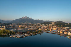 Vorschaubild für Stock Bild "img-20190724-063506-aerialstock-luzern-sonnenaufgang-00046" Vorschaubild für Stock Bild "img-20190724-063506-aerialstock-luzern-sonnenaufgang-00046"